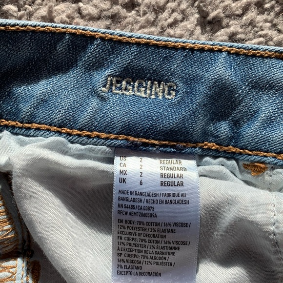 American Eagle light wash skinny jeans size 2 - Picture 13 of 13